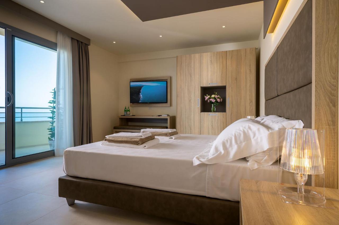 Palace Lido Hotel&Suites Marina di Cecina Exteriér fotografie